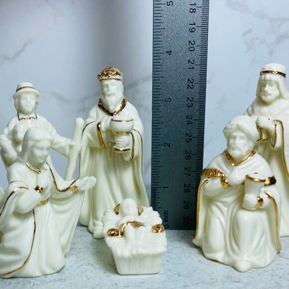 Vintage LEFTON China Nativity Scene Figurines Christmas Decor Gold - Picture 3 of 10